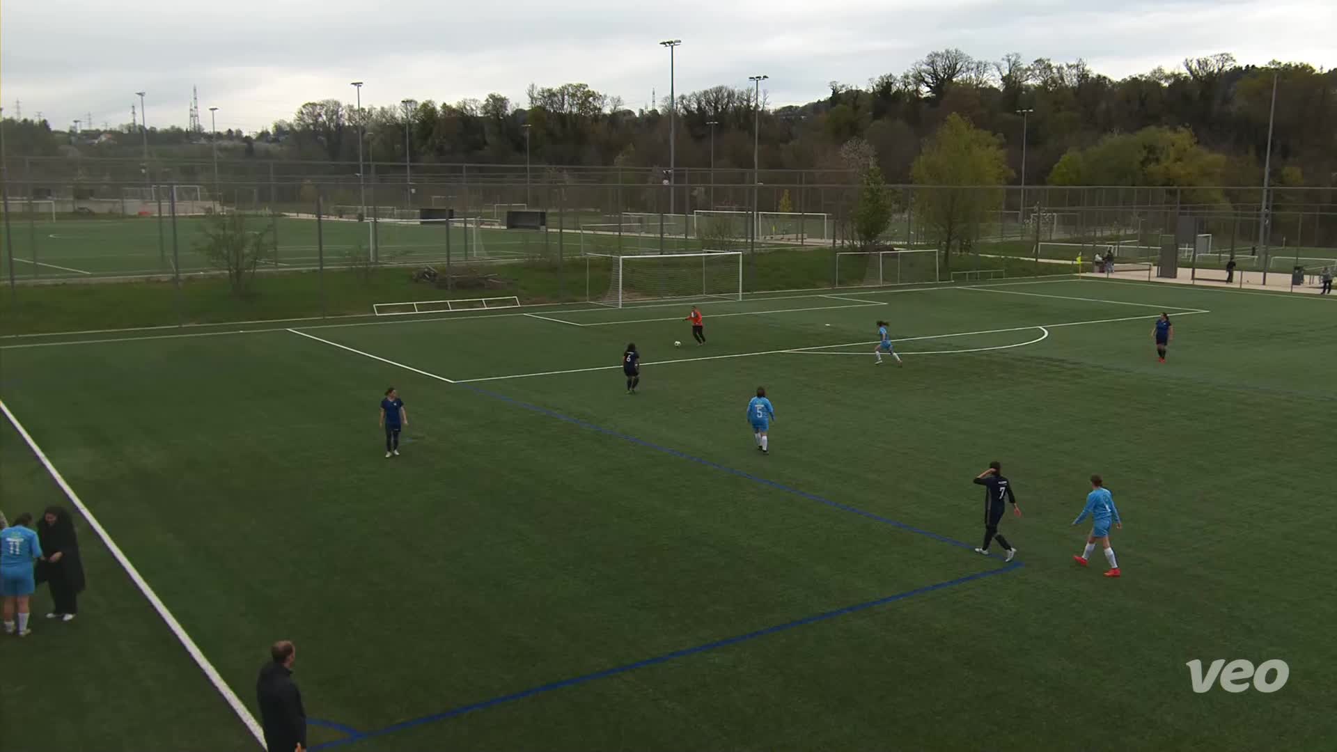 10 00-45-35 - Goal kick