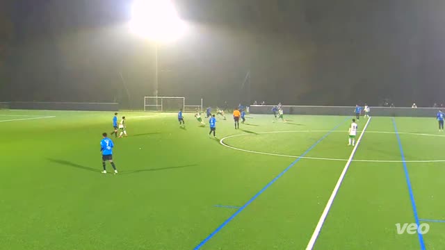 08 003632-Shotongoal